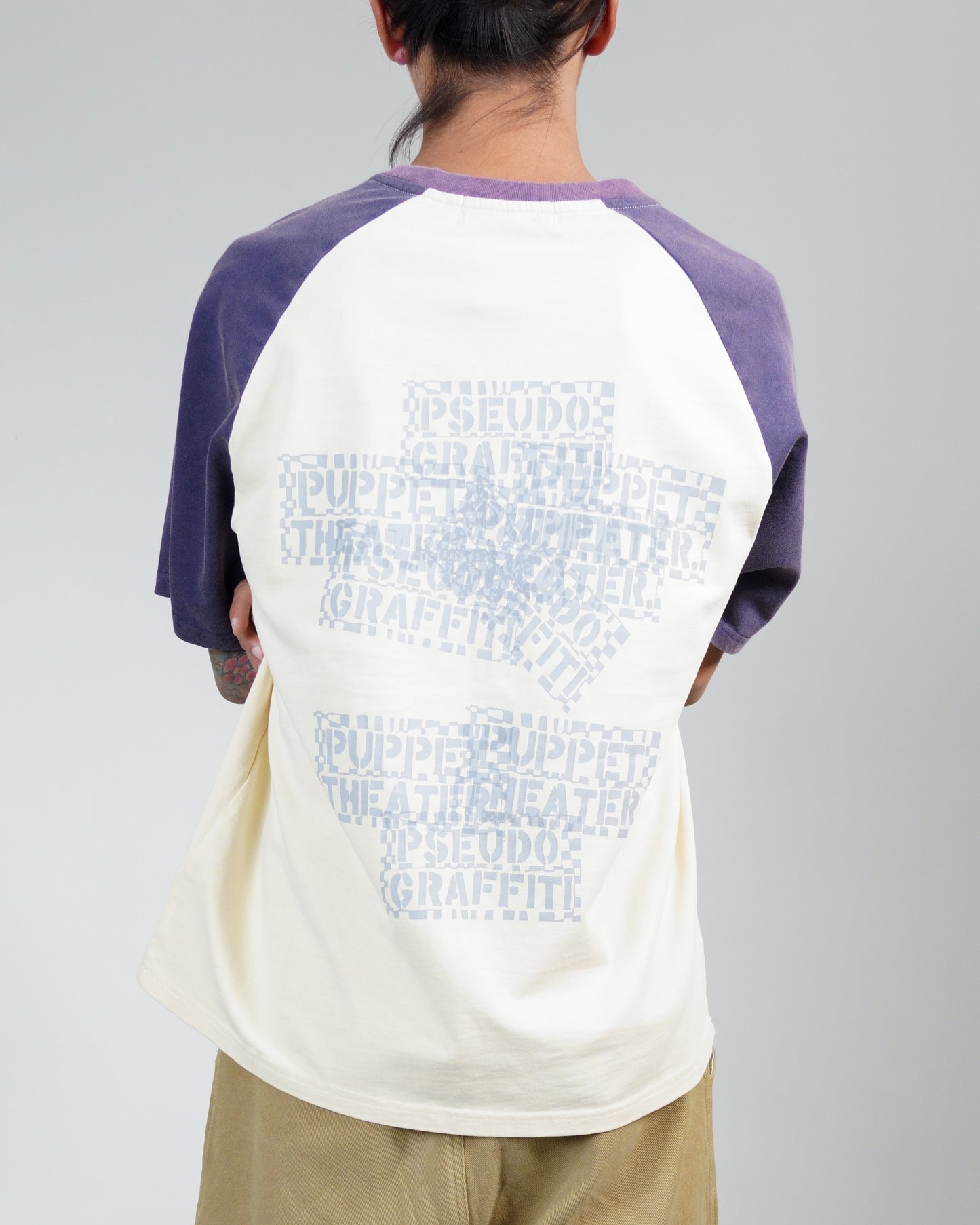 Pseudo Graffiti Raglan