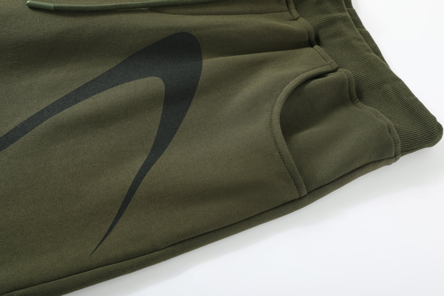 Speed Shorts in Olive - Puppet-Theater