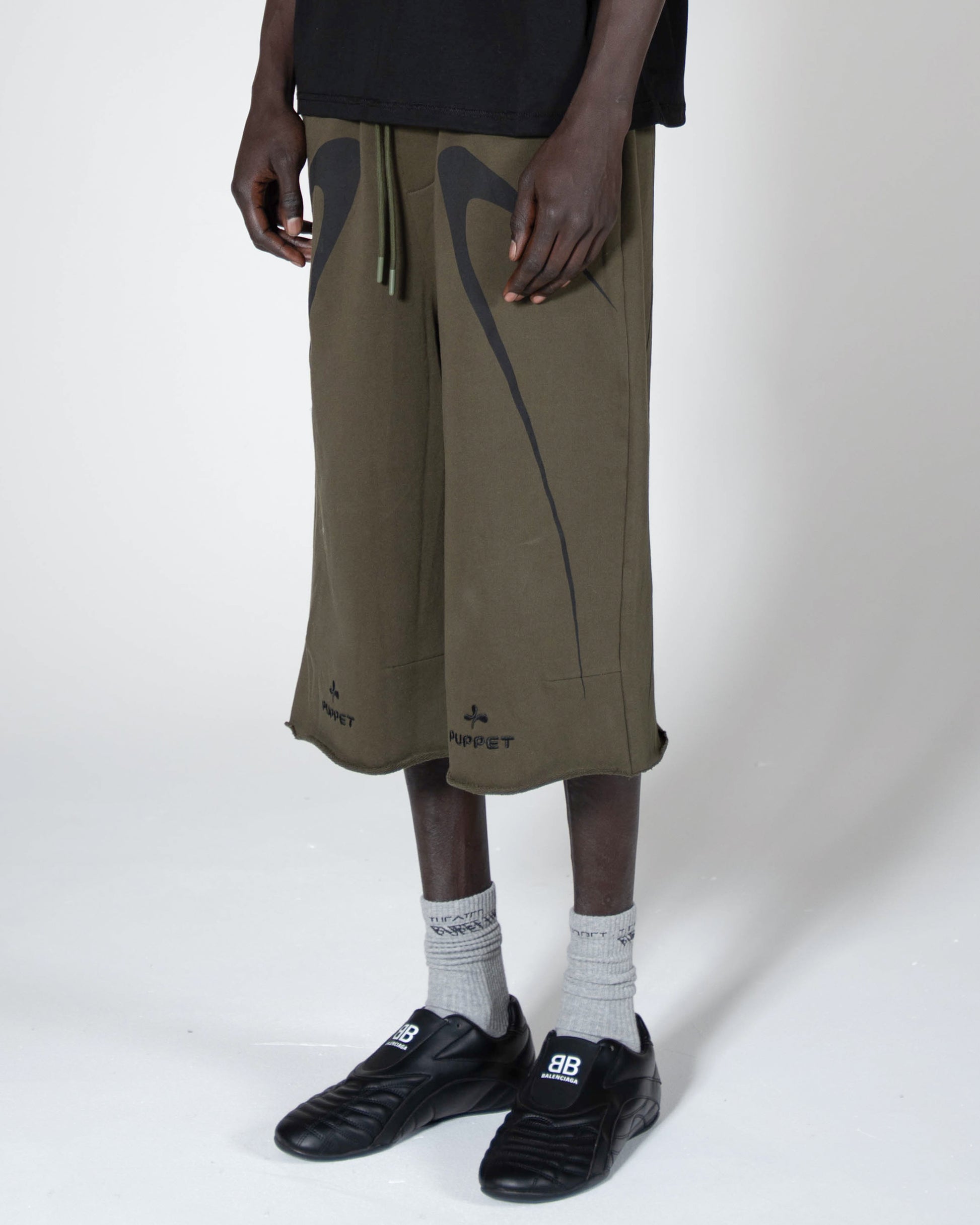 Speed Shorts in Olive - Puppet-Theater