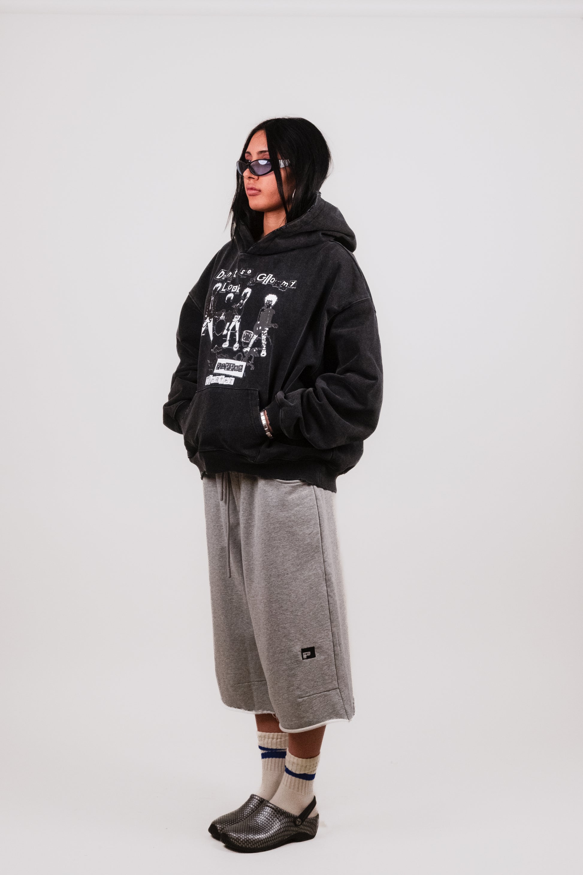 86 Mid-Length Shorts - Puppet Theater